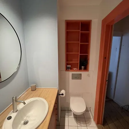 Amazing 2-bedroom By The Lakes アパート