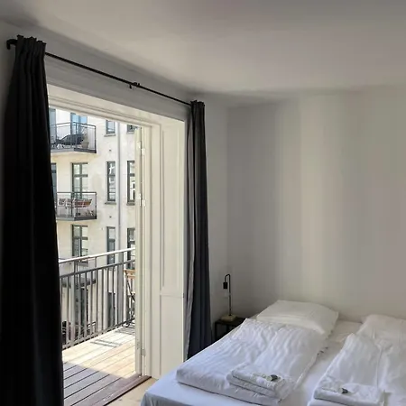 Amazing 2-bedroom By The Lakes * コペンハーゲン