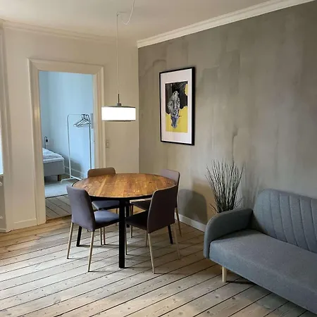 アパート Amazing 2-bedroom By The Lakes コペンハーゲン
